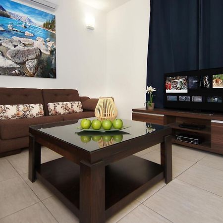 Villa Ingrid Айя Напа Екстериор снимка